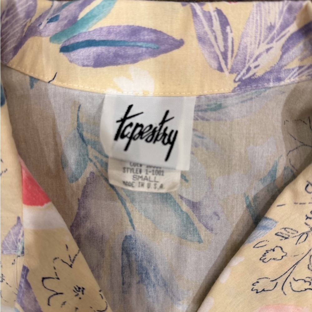 Pastel Yellow Floral Button-Front Women’s Blouse - Picture 2 of 3